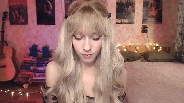 Friendly Ellie online show from January 2025 12:09:02 PM