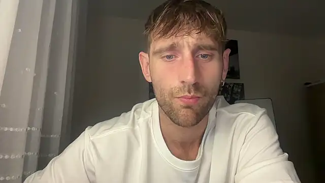 Snapshot of lukegunn chatting on February 2026 12:38:02 AM lukegunn online show from February 2026 12:38:02 AM