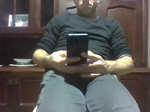 aroj95 online show from October 2025 11:16:01 PM