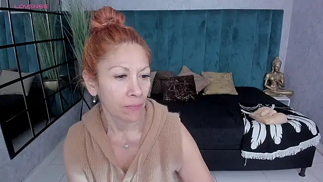 Snapshot of cintiagreyx chatting on February 2026 11:28:01 AM cintiagreyx online show from February 2026 11:28:01 AM