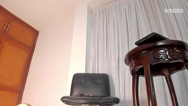 jaddyk  online show from March 2025 08:11:01 PM