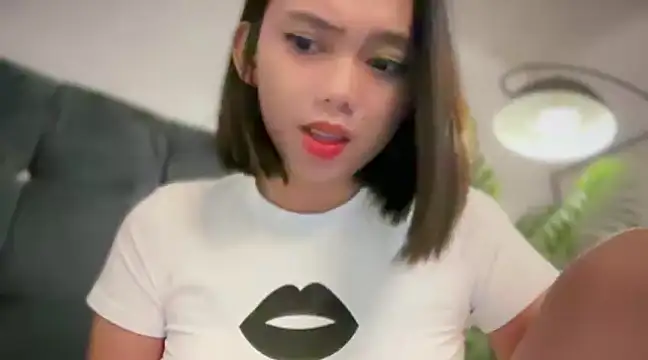 Snapshot of GenesisCastillano chatting on February 2025 12:48:02 PM GenesisCastillano online show from February 2025 12:48:02 PM