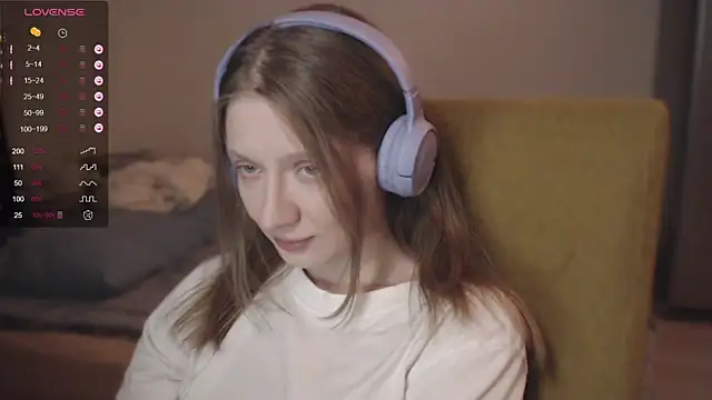 Snapshot of mollytuck chatting on December 2024 01:51:02 PM mollytuck online show from December 2024 01:51:02 PM