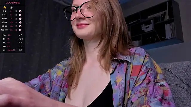 Snapshot of mollytuck chatting on September 2025 04:40:01 PM mollytuck online show from September 2025 04:40:01 PM