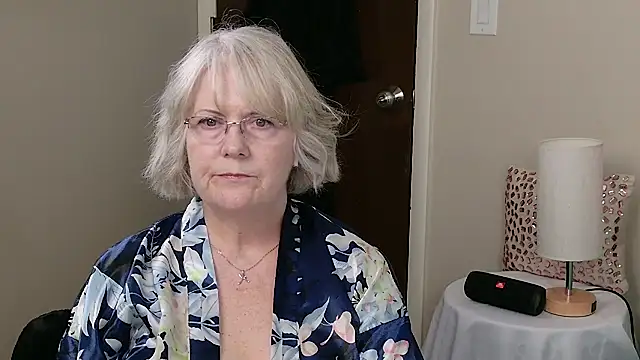 Snapshot of Kaitlyn_Winters chatting on January 2025 07:12:01 PM Kaitlyn Winters online show from January 2025 07:12:01 PM