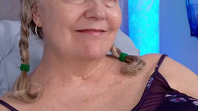 Snapshot of Kaitlyn_Winters chatting on March 2026 03:21:02 AM Kaitlyn Winters online show from March 2026 03:21:02 AM