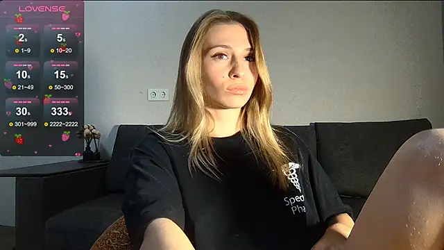 LovelyKatea online show from December 2024 02:22:01 PM