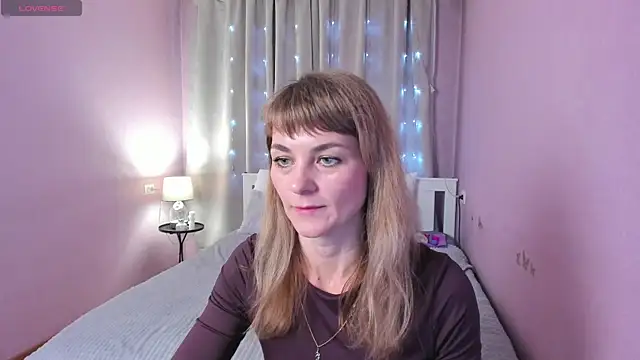 annasimonsj online show from May 2026 01:01:01 AM