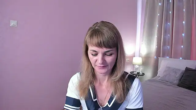 annasimonsj online show from May 2026 01:00:01 AM