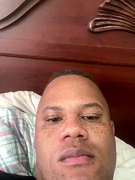 Iced cloudz online show from December 2025 04:01:01 PM