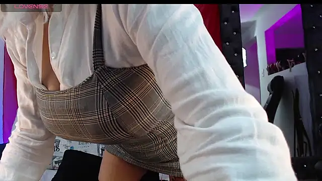 Snapshot of kimberlybirdx chatting on November 2025 09:35:01 PM kimberlybirdx online show from November 2025 09:35:01 PM