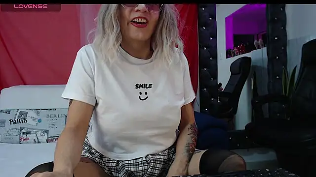 Snapshot of kimberlybirdx chatting on November 2025 05:35:02 PM kimberlybirdx online show from November 2025 05:35:02 PM