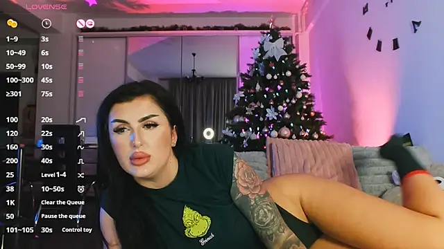 Snapshot of MichelleSwanX chatting on December 2025 05:31:02 PM MichelleSwanX online show from December 2025 05:31:02 PM