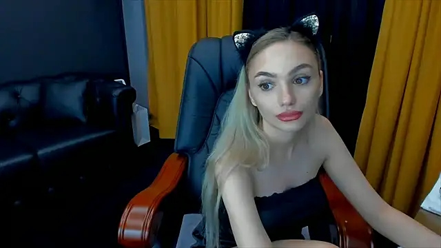 HaleySweet18 online show from July 2026 10:38:02 PM