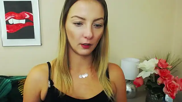 Snapshot of NatalieSexy chatting on December 2024 10:18:02 AM NatalieSexy online show from December 2024 10:18:02 AM