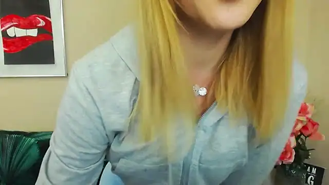 Snapshot of NatalieSexy chatting on January 2025 07:11:01 AM NatalieSexy online show from January 2025 07:11:01 AM