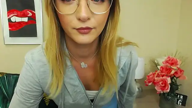 Snapshot of NatalieSexy chatting on January 2025 10:14:02 AM NatalieSexy online show from January 2025 10:14:02 AM