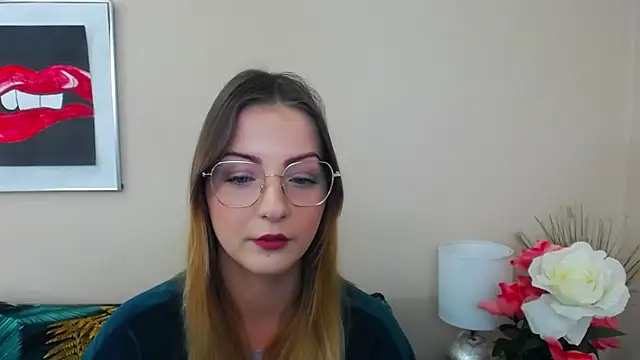 Snapshot of NatalieSexy chatting on February 2025 07:18:02 AM NatalieSexy online show from February 2025 07:18:02 AM