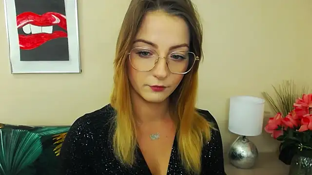 Snapshot of NatalieSexy chatting on February 2025 07:18:01 AM NatalieSexy online show from February 2025 07:18:01 AM