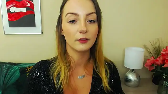 Snapshot of NatalieSexy chatting on February 2025 10:19:01 AM NatalieSexy online show from February 2025 10:19:01 AM