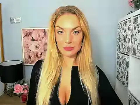 Snapshot of AulloraHoney chatting on December 2024 10:05:02 AM AulloraHoney online show from December 2024 10:05:02 AM