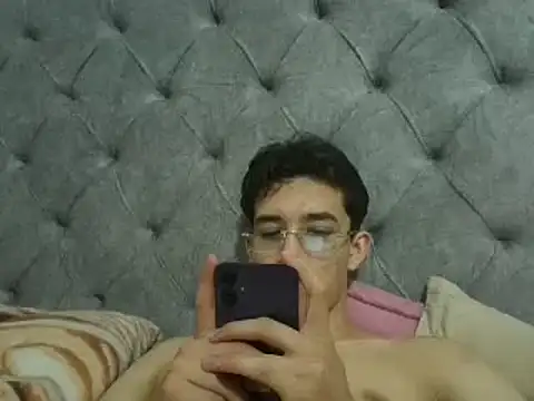 tiben11 online show from November 2025 02:22:01 AM