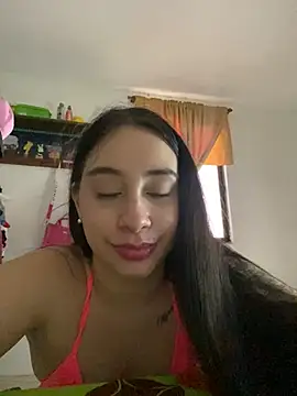 Snapshot of Elena222_ chatting on February 2025 10:53:01 PM Elena222 online show from February 2025 10:53:01 PM