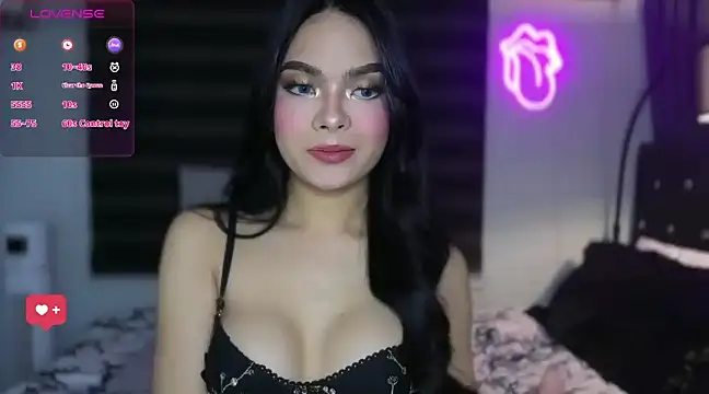 Snapshot of ThegirlNamedMaria chatting on December 2024 06:15:01 AM ThegirlNamedMaria online show from December 2024 06:15:01 AM