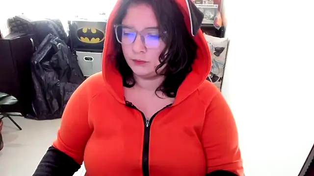 aika-dreams online show from December 2025 01:07:01 PM