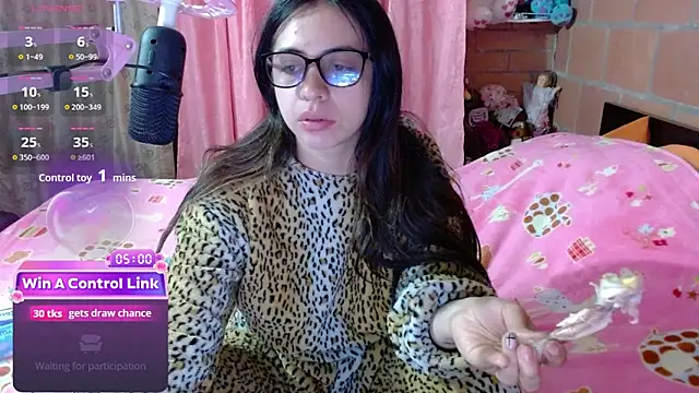 Snapshot of Maggie_Fox3 chatting on April 2026 11:51:02 PM Maggie Fox3 online show from April 2026 11:51:02 PM