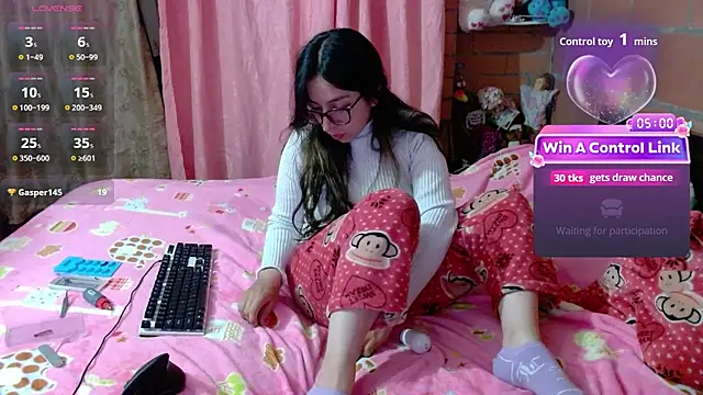 Snapshot of Maggie_Fox3 chatting on April 2026 02:27:02 AM Maggie Fox3 online show from April 2026 02:27:02 AM