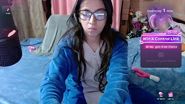 Snapshot of Maggie_Fox3 chatting on May 2026 02:27:02 AM Maggie Fox3 online show from May 2026 02:27:02 AM