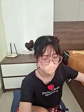 Snapshot of HinaLovely chatting on January 2025 04:41:01 AM HinaLovely online show from January 2025 04:41:01 AM