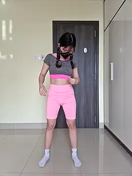 Snapshot of HinaLovely chatting on January 2025 02:04:01 AM HinaLovely online show from January 2025 02:04:01 AM