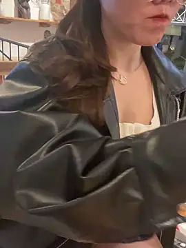 Snapshot of HinaLovely chatting on January 2025 12:39:01 PM HinaLovely online show from January 2025 12:39:01 PM