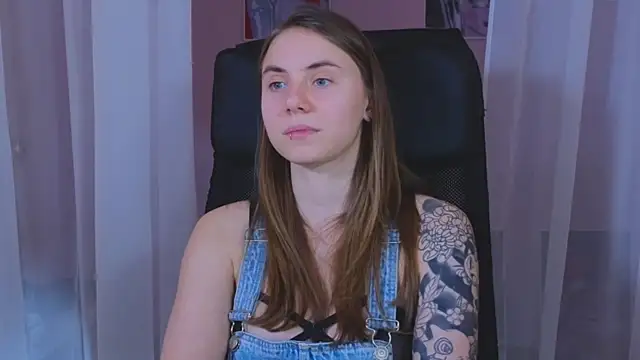 Snapshot of _AnnaStark_ chatting on January 2025 02:25:01 AM AnnaStark online show from January 2025 02:25:01 AM