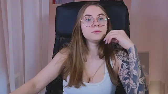 Snapshot of _AnnaStark_ chatting on January 2025 08:37:02 PM AnnaStark online show from January 2025 08:37:02 PM