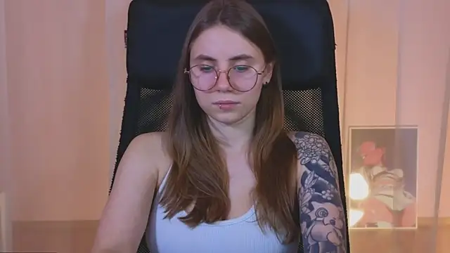 Snapshot of _AnnaStark_ chatting on January 2025 11:18:01 PM AnnaStark online show from January 2025 11:18:01 PM