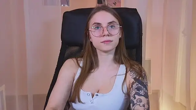 Snapshot of _AnnaStark_ chatting on January 2025 11:36:02 PM AnnaStark online show from January 2025 11:36:02 PM