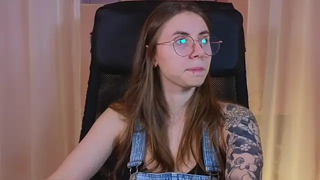 Snapshot of _AnnaStark_ chatting on January 2025 09:04:01 PM AnnaStark online show from January 2025 09:04:01 PM