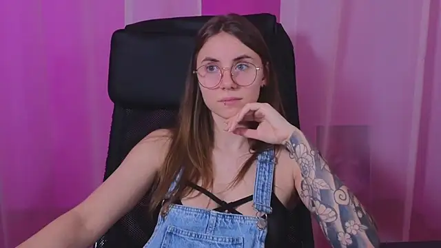 Snapshot of _AnnaStark_ chatting on February 2025 12:51:01 AM AnnaStark online show from February 2025 12:51:01 AM