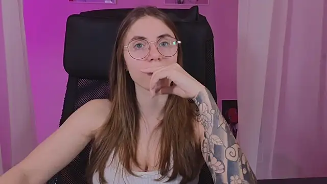 Snapshot of _AnnaStark_ chatting on February 2025 08:41:01 PM AnnaStark online show from February 2025 08:41:01 PM