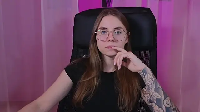 Snapshot of _AnnaStark_ chatting on February 2025 08:27:02 PM AnnaStark online show from February 2025 08:27:02 PM