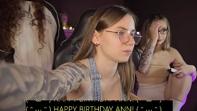 Snapshot of _AnnaStark_ chatting on February 2025 08:44:01 PM AnnaStark online show from February 2025 08:44:01 PM