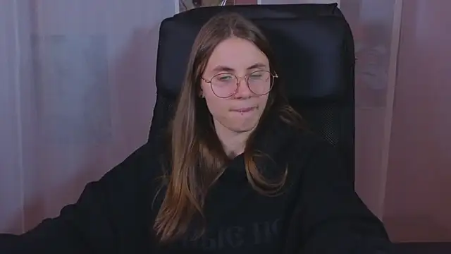 Snapshot of _AnnaStark_ chatting on March 2025 03:24:01 AM AnnaStark online show from March 2025 03:24:01 AM