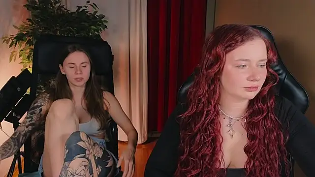 Snapshot of _AnnaStark_ chatting on September 2025 08:32:02 PM AnnaStark online show from September 2025 08:32:02 PM