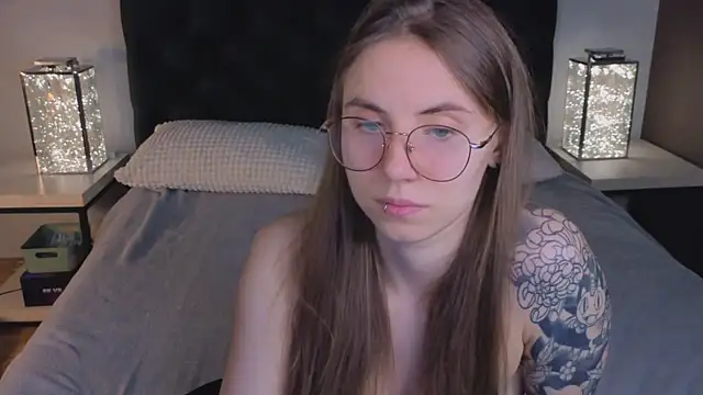 Snapshot of _AnnaStark_ chatting on September 2025 08:22:01 PM AnnaStark online show from September 2025 08:22:01 PM