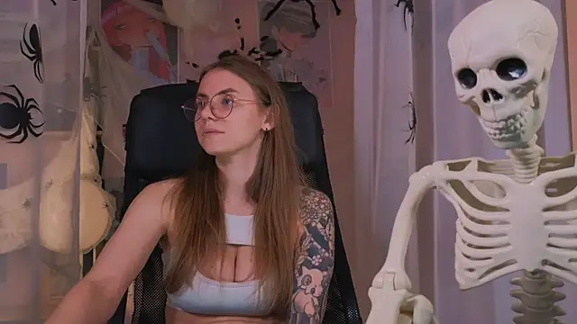 Snapshot of _AnnaStark_ chatting on October 2025 08:21:02 PM AnnaStark online show from October 2025 08:21:02 PM