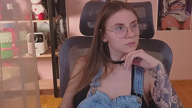 Snapshot of _AnnaStark_ chatting on December 2025 08:38:01 PM AnnaStark online show from December 2025 08:38:01 PM