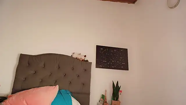 Irina Grant online show from December 2024 09:33:01 AM